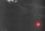 Standbild Bomberwrack Europa, 1944, aus Sekunde 32 historischem Filmmaterial Videoclip 65675079425