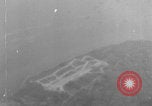 Standbild Bomberwrack Europa, 1944, aus Sekunde 43 historischem Filmmaterial Videoclip 65675079425