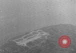 Standbild Bomberwrack Europa, 1944, aus Sekunde 46 historischem Filmmaterial Videoclip 65675079425