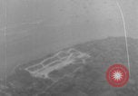 Standbild Bomberwrack Europa, 1944, aus Sekunde 48 historischem Filmmaterial Videoclip 65675079425