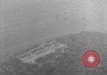 Standbild Bomberwrack Europa, 1944, aus Sekunde 50 historischem Filmmaterial Videoclip 65675079425