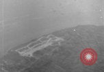 Standbild Bomberwrack Europa, 1944, aus Sekunde 51 historischem Filmmaterial Videoclip 65675079425