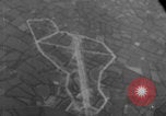 Standbild Bomberwrack Europa, 1944, aus Sekunde 60 historischem Filmmaterial Videoclip 65675079425