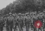 Standbild Truppen Parade Paris Befreiung Paris Frankreich, 1944, aus Sekunde 7 historischem Filmmaterial Videoclip 65675079428
