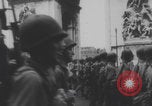 Standbild Truppen Parade Paris Befreiung Paris Frankreich, 1944, aus Sekunde 34 historischem Filmmaterial Videoclip 65675079428