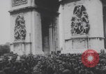 Standbild Truppen Parade Paris Befreiung Paris Frankreich, 1944, aus Sekunde 48 historischem Filmmaterial Videoclip 65675079428
