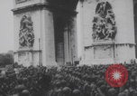 Standbild Truppen Parade Paris Befreiung Paris Frankreich, 1944, aus Sekunde 51 historischem Filmmaterial Videoclip 65675079428