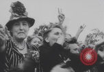 Standbild Truppen Parade Paris Befreiung Paris Frankreich, 1944, aus Sekunde 53 historischem Filmmaterial Videoclip 65675079428