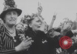 Standbild Truppen Parade Paris Befreiung Paris Frankreich, 1944, aus Sekunde 54 historischem Filmmaterial Videoclip 65675079428