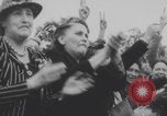 Standbild Truppen Parade Paris Befreiung Paris Frankreich, 1944, aus Sekunde 55 historischem Filmmaterial Videoclip 65675079428