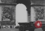 Standbild Truppen Parade Paris Befreiung Paris Frankreich, 1944, aus Sekunde 59 historischem Filmmaterial Videoclip 65675079428