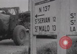 Immagine di Le forze degli Stati Uniti liberano le città francesi WW2 Francia, 1944, secondo 18 filmato di repertorio 65675079452
