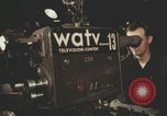 Immagine di Intervista alla celebrità Giovanna Ferrara Newark New Jersey USA, 1957, secondo 7 filmato di repertorio 65675079453