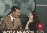 Immagine di Intervista alla celebrità Giovanna Ferrara Newark New Jersey USA, 1957, secondo 17 filmato di repertorio 65675079453