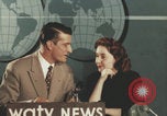 Immagine di Intervista alla celebrità Giovanna Ferrara Newark New Jersey USA, 1957, secondo 18 filmato di repertorio 65675079453