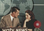 Immagine di Intervista alla celebrità Giovanna Ferrara Newark New Jersey USA, 1957, secondo 21 filmato di repertorio 65675079453
