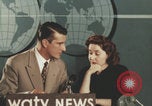 Immagine di Intervista alla celebrità Giovanna Ferrara Newark New Jersey USA, 1957, secondo 24 filmato di repertorio 65675079453