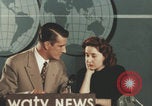 Immagine di Intervista alla celebrità Giovanna Ferrara Newark New Jersey USA, 1957, secondo 26 filmato di repertorio 65675079453