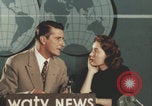 Immagine di Intervista alla celebrità Giovanna Ferrara Newark New Jersey USA, 1957, secondo 29 filmato di repertorio 65675079453