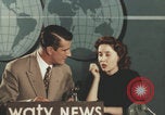 Immagine di Intervista alla celebrità Giovanna Ferrara Newark New Jersey USA, 1957, secondo 34 filmato di repertorio 65675079453