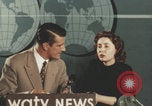 Immagine di Intervista alla celebrità Giovanna Ferrara Newark New Jersey USA, 1957, secondo 35 filmato di repertorio 65675079453