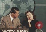 Immagine di Intervista alla celebrità Giovanna Ferrara Newark New Jersey USA, 1957, secondo 40 filmato di repertorio 65675079453