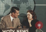 Immagine di Intervista alla celebrità Giovanna Ferrara Newark New Jersey USA, 1957, secondo 45 filmato di repertorio 65675079453