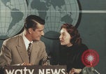 Immagine di Intervista alla celebrità Giovanna Ferrara Newark New Jersey USA, 1957, secondo 53 filmato di repertorio 65675079453