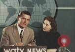 Immagine di Intervista alla celebrità Giovanna Ferrara Newark New Jersey USA, 1957, secondo 57 filmato di repertorio 65675079453