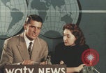 Immagine di Intervista alla celebrità Giovanna Ferrara Newark New Jersey USA, 1957, secondo 60 filmato di repertorio 65675079453