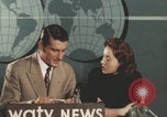 Immagine di Intervista alla celebrità Giovanna Ferrara Newark New Jersey USA, 1957, secondo 62 filmato di repertorio 65675079453