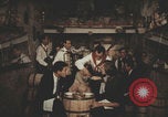 Standbild Italienisch-amerikanisches Trattoria-Restaurant United States USA, 1957, aus Sekunde 4 historischem Filmmaterial Videoclip 65675079461