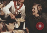 Standbild Italienisch-amerikanisches Trattoria-Restaurant United States USA, 1957, aus Sekunde 9 historischem Filmmaterial Videoclip 65675079461