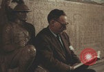 Image Des Italiens lisent à la bibliothèque Italie, 1957, de la seconde 9 séquences d'archives historiques vidéo 65675079464