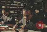 Image Des Italiens lisent à la bibliothèque Italie, 1957, de la seconde 33 séquences d'archives historiques vidéo 65675079464