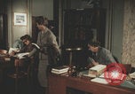 Image Des Italiens lisent à la bibliothèque Italie, 1957, de la seconde 39 séquences d'archives historiques vidéo 65675079464