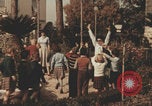 Image écoliers jouant dans une aire de jeux Rome Italie, 1957, de la seconde 6 séquences d'archives historiques vidéo 65675079465
