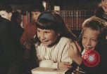 Image écoliers jouant dans une aire de jeux Rome Italie, 1957, de la seconde 12 séquences d'archives historiques vidéo 65675079465