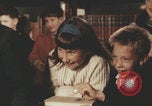 Image écoliers jouant dans une aire de jeux Rome Italie, 1957, de la seconde 13 séquences d'archives historiques vidéo 65675079465