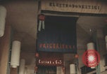 Image Appareils électroménagers américains en Italie Italie, 1957, de la seconde 1 séquences d'archives historiques vidéo 65675079466