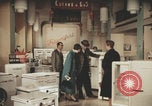 Image Appareils électroménagers américains en Italie Italie, 1957, de la seconde 7 séquences d'archives historiques vidéo 65675079466