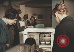 Image Appareils électroménagers américains en Italie Italie, 1957, de la seconde 9 séquences d'archives historiques vidéo 65675079466