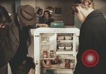 Image Appareils électroménagers américains en Italie Italie, 1957, de la seconde 10 séquences d'archives historiques vidéo 65675079466