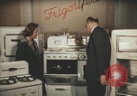 Image Appareils électroménagers américains en Italie Italie, 1957, de la seconde 14 séquences d'archives historiques vidéo 65675079466