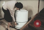 Image Appareils électroménagers américains en Italie Italie, 1957, de la seconde 21 séquences d'archives historiques vidéo 65675079466