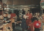 Image Appareils électroménagers américains en Italie Italie, 1957, de la seconde 30 séquences d'archives historiques vidéo 65675079466