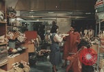 Image Appareils électroménagers américains en Italie Italie, 1957, de la seconde 32 séquences d'archives historiques vidéo 65675079466