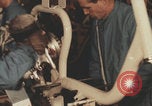Image Fabrication de scooters Vespa en Italie Pontedera Italie, 1957, de la seconde 8 séquences d'archives historiques vidéo 65675079467