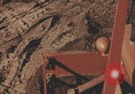 Image Les Italiens travaillent dans les fermes et à la chaîne Italie, 1957, de la seconde 7 séquences d'archives historiques vidéo 65675079468