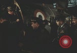 Image Les Italiens travaillent dans les fermes et à la chaîne Italie, 1957, de la seconde 55 séquences d'archives historiques vidéo 65675079468